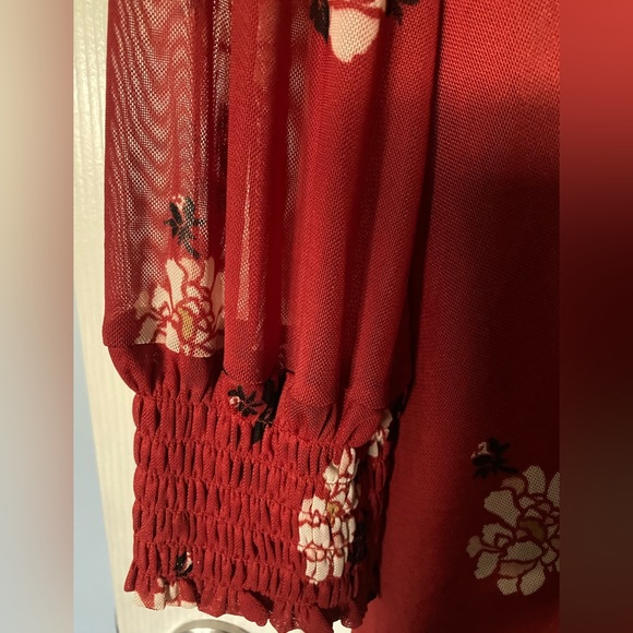 American Rag v-neck red dress with off-white flower pattern Size XXL juniors - Picture 6 of 7